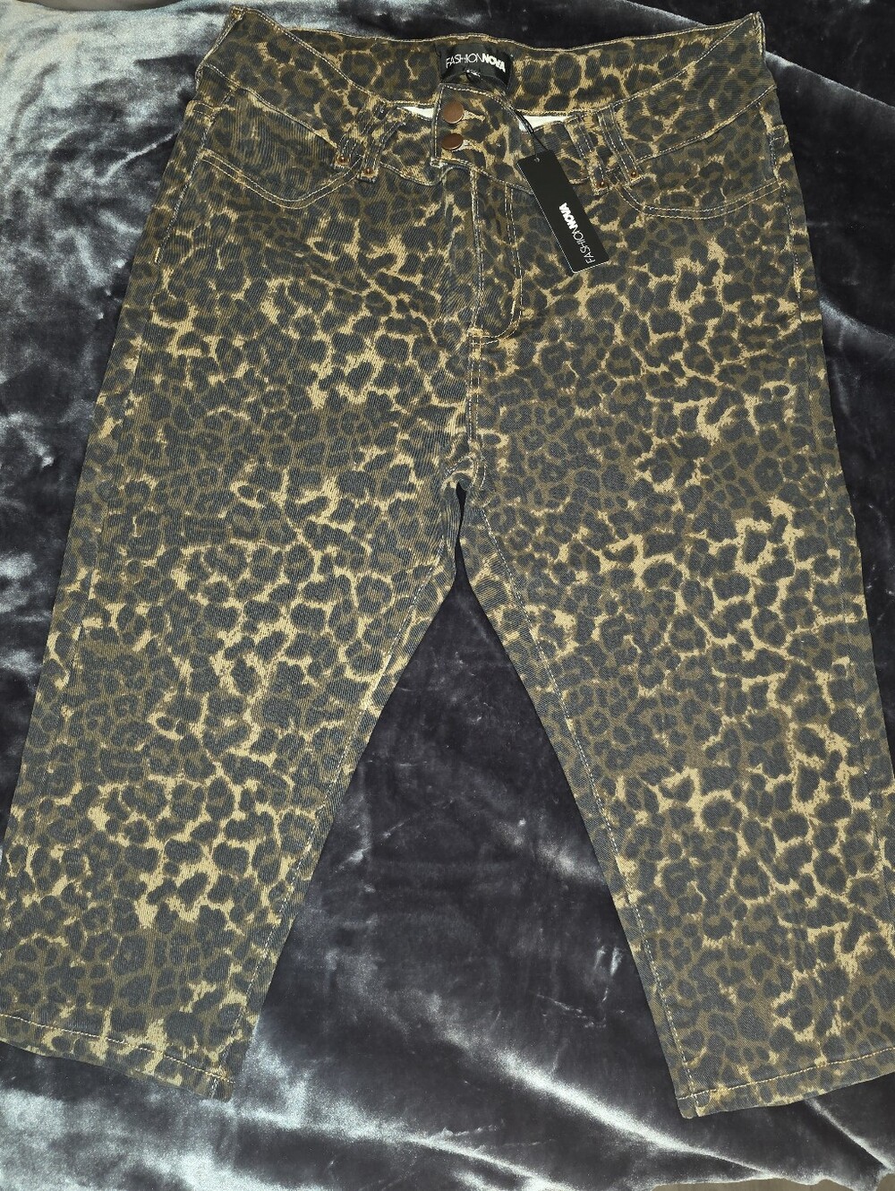 Fashion Nova Black & Brown Leopard Print Capris Jeans